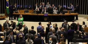 Câmara aprova urgência para projeto que corta subsídios tributários